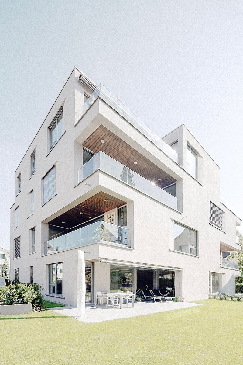 Gartenfassade des Wohnhauses Aquarium in Zürich im Hochformat