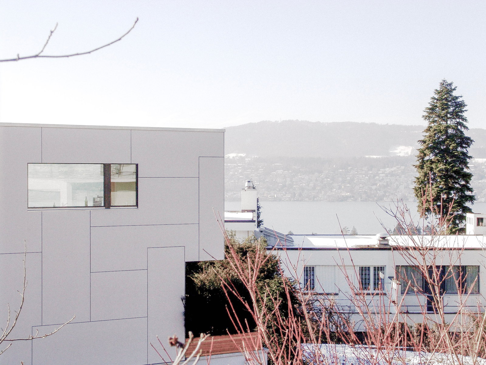 Villa an der Himmelstrasse in Küsnacht mit Blick auf den Zürichsee
