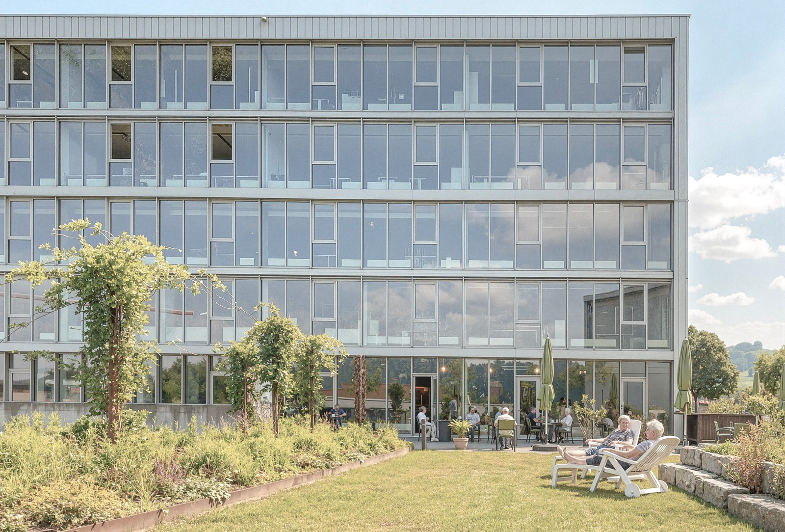 Bürogebäude KURT.SG in St. Gallen mit begrünter Terrasse